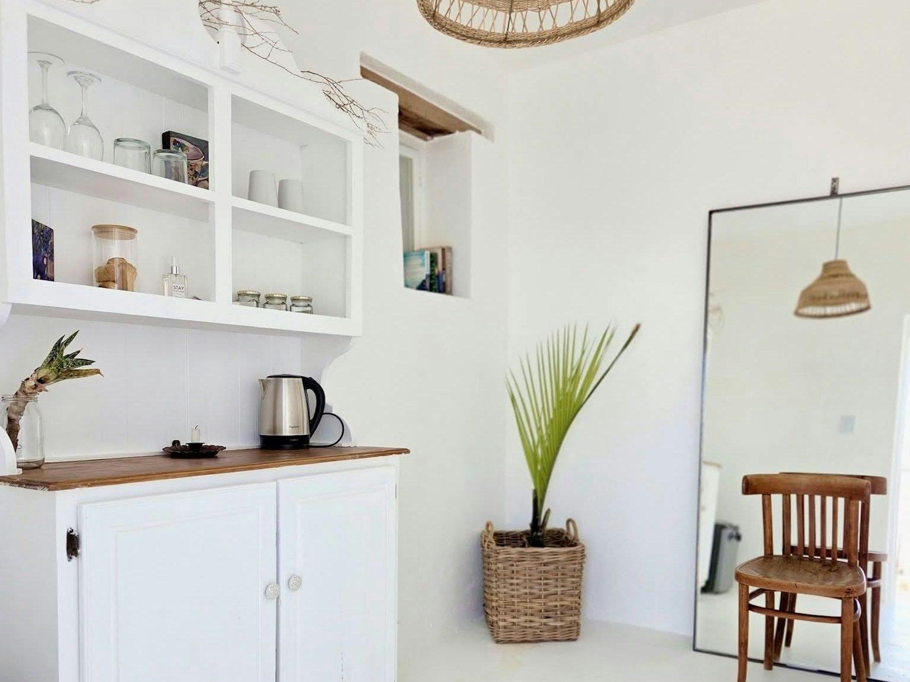 Tea and coffee nook
